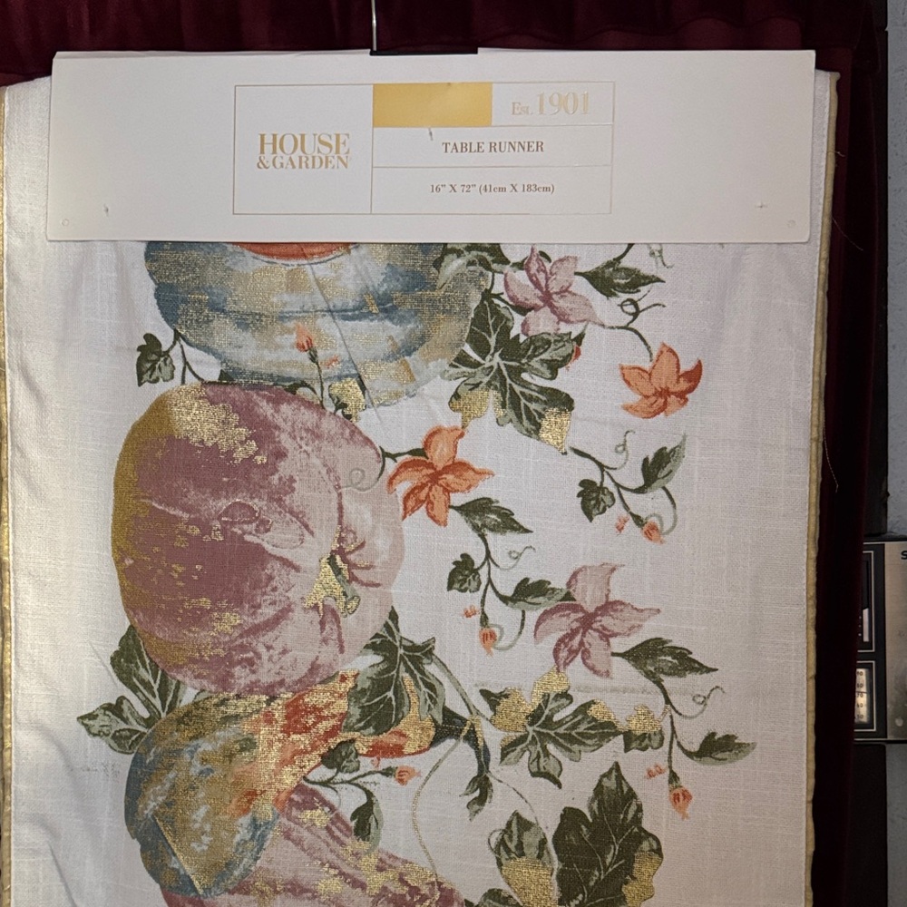Elegant Gold and White Holiday Runner